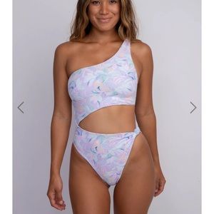 Skatie Nicole Mariposa, Medium, NWT